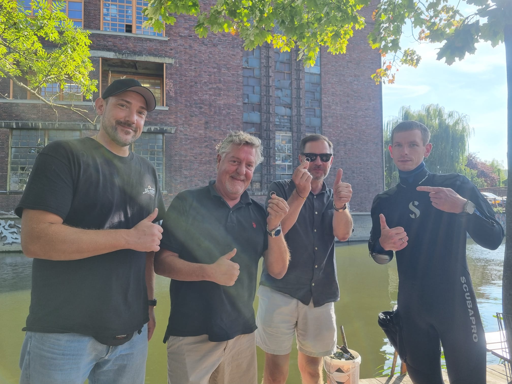 Kamerateam bei der Ringsuche