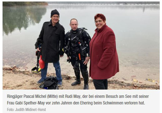 Gruppenbild des Teams mit Metalldetektoren